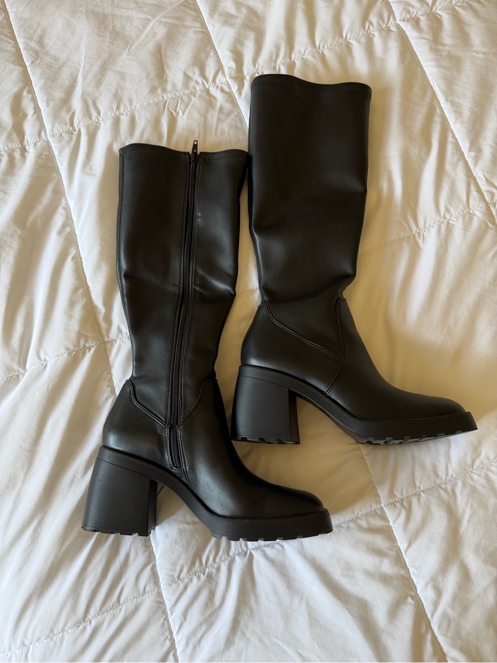 Classic Black Knee-High Chunky Heel Boots
